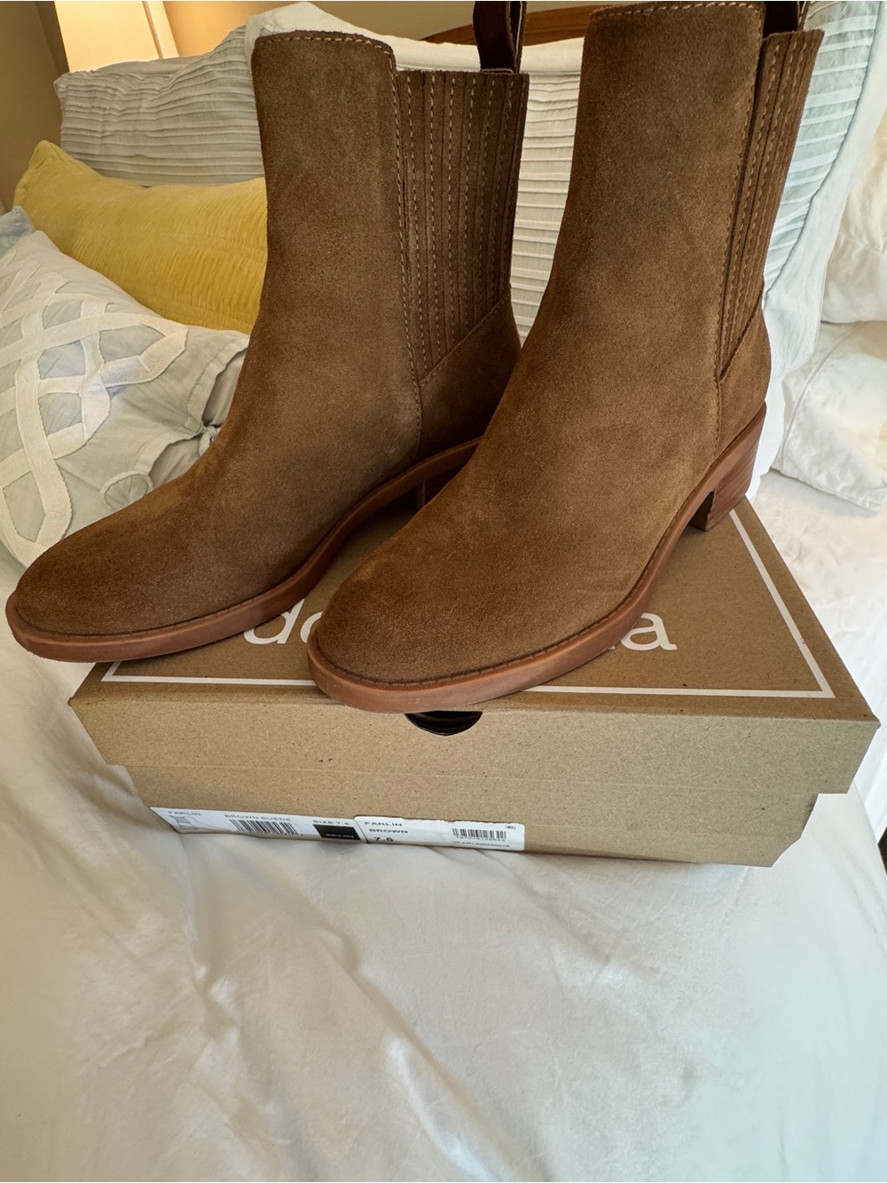 Women’s Dolce Vida brown suede boots size 7.5